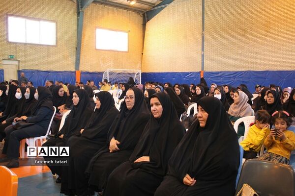 همایش بزرگ هفته بزرگداشت مقام معلم درشهرستان بام و صفی آباد