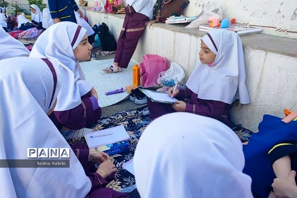 طرح یک‌روزه در مدرسه بدون کیف در دبستان حضرت زهرا(س) یک رودهن