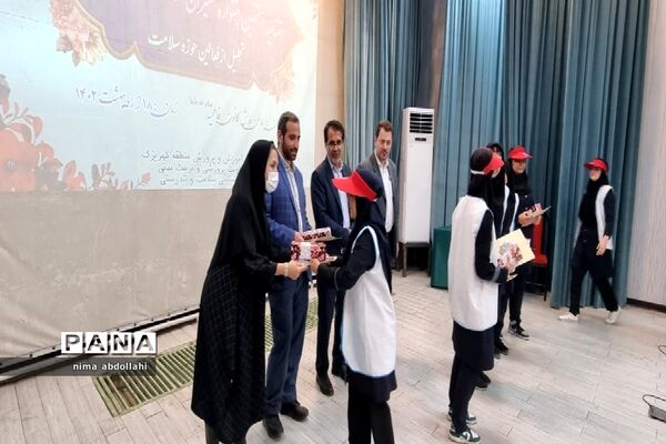 همایش هفته سلامت و تجلیل از منتخبین هفتمین جشنواره سفیران سلامت و فعالان حوزه سلامت