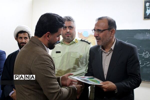 مراسم تجلیل از معلمان نمونه در شهرستان میاندورود