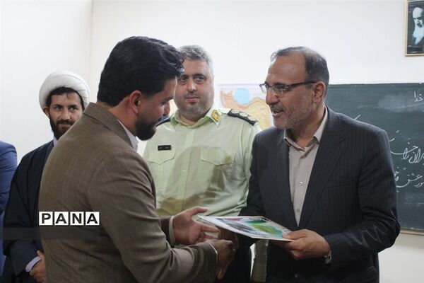 مراسم تجلیل از معلمان نمونه در شهرستان میاندورود