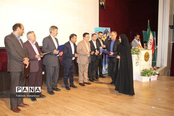 آیین تجلیل ازمعلمان نمونه استان خراسان شمالی همزمان با هفته بزرگداشت معلم