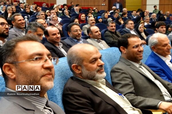 آیین تجلیل از معلمان نمونه شهر تهران