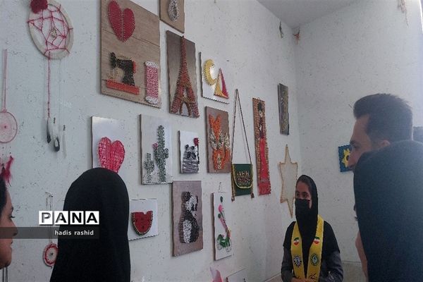 نمایشگاه دست ساخته های دانش‌آموزان کامفیروز