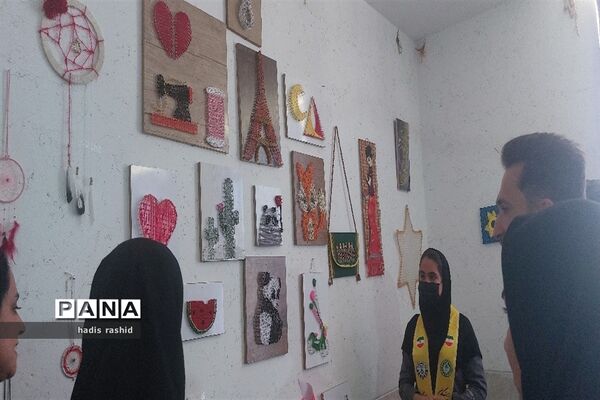 نمایشگاه دست ساخته های دانش‌آموزان کامفیروز