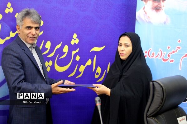 تقدیر از معلمان و مدیران نمونه آموزش و پرورش استثنایی استان بوشهر