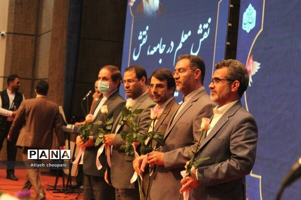همایش تجلیل از معلمان نمونه شهر تهران «معلم هادی تربیت»