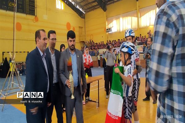 مانور تشکیلاتی سازمان دانش‌آموزی جهرم و اختتامیه المپیاد رویش