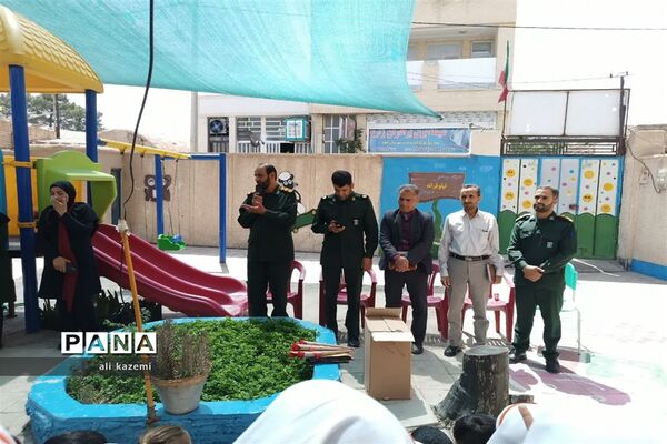 بزرگداشت مقام معلم در پیش دبستانی نیلوفرانه خاتم