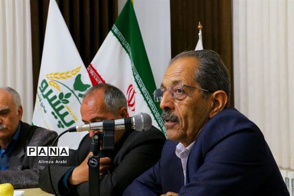 بازدید خبرنگاران از مجموعه مرغ صالحی کاشمر