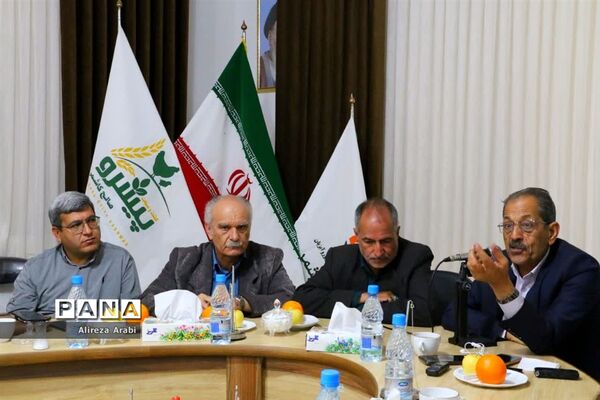 بازدید خبرنگاران از مجموعه مرغ صالحی کاشمر