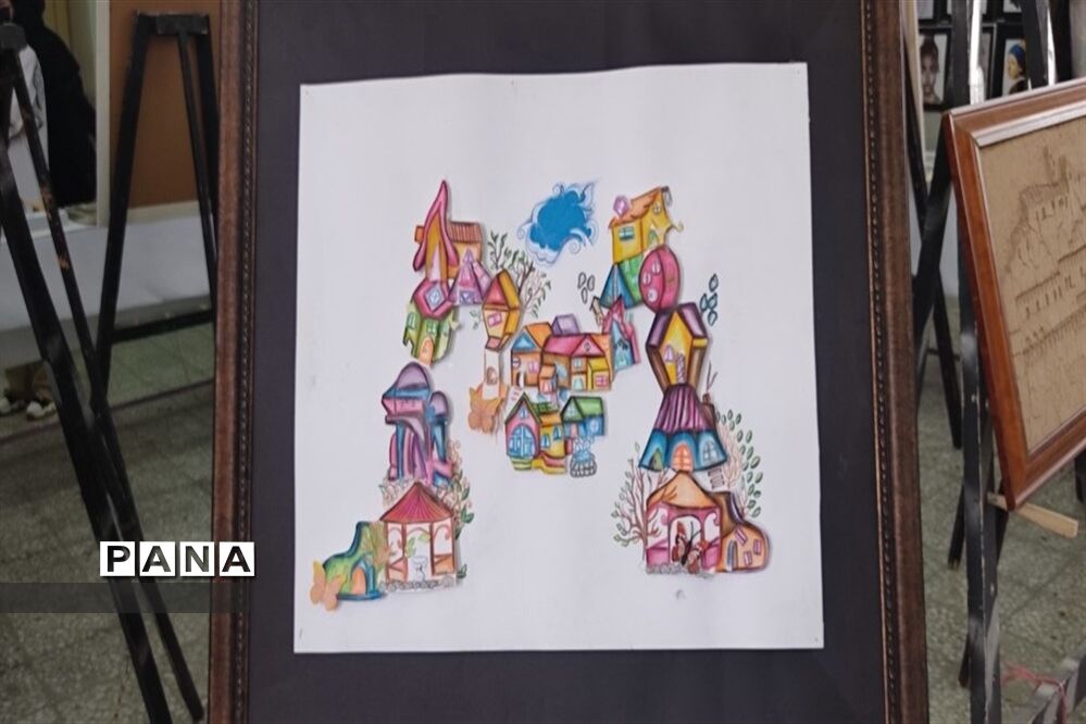نمایشگاه کار آفرینی در دبیرستان نمونه دولتی فرزانه