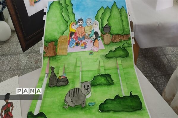 نمایشگاه کار آفرینی در دبیرستان نمونه دولتی فرزانه