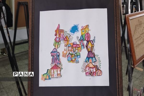 نمایشگاه کار آفرینی در دبیرستان نمونه دولتی فرزانه