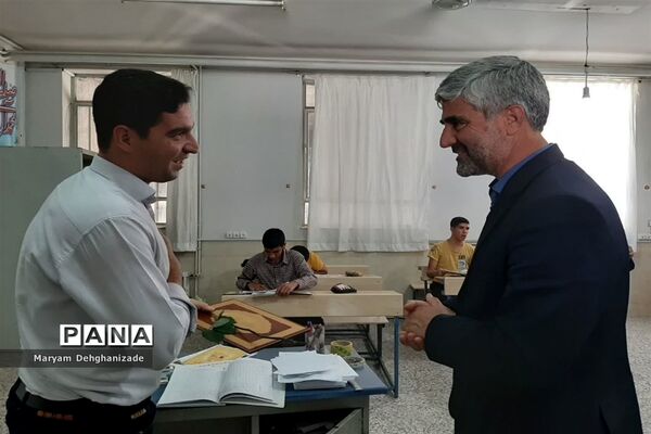 تقدیر از آموزگاران آموزشگاه کودکان با نیازهای ویژه انفاق مهریز