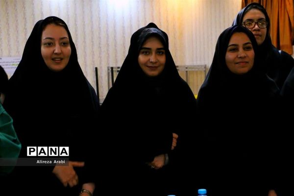 تقدیر از استادان مرکز آموزش عالی کاشمر