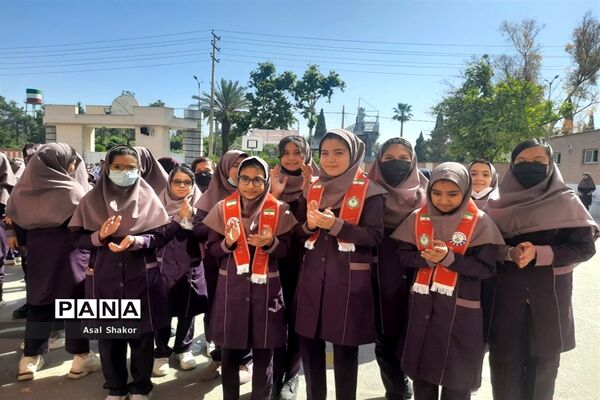 آموزش مهارت‌های تشکیلاتی به دانش‌آموزان دبستان دخترانه معارف6 ناحیه 3 شیراز