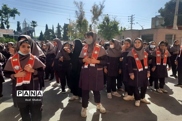 آموزش مهارت‌های تشکیلاتی به دانش‌آموزان دبستان دخترانه معارف6 ناحیه 3 شیراز