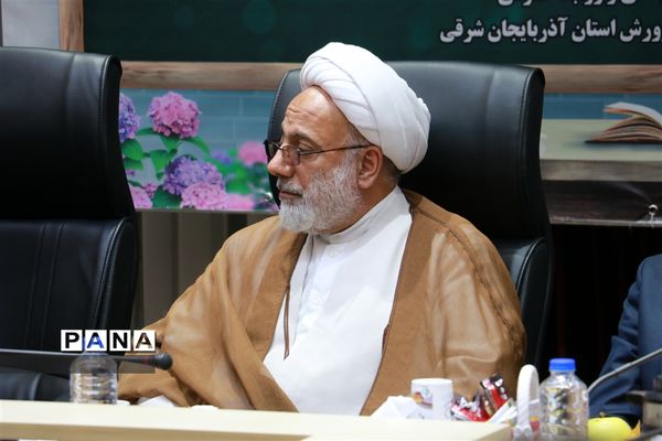 آیین تجلیل از معلمان نمونه آذربایجان شرقی