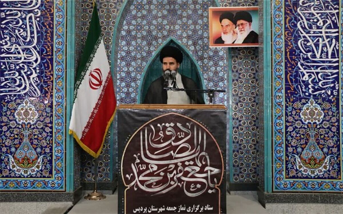 غرب موفق به انقلاب و استحاله در ایران اسلامی نخواهد شد