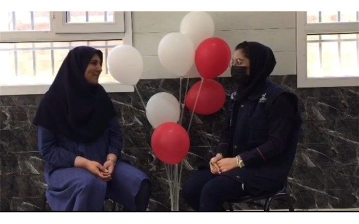 وقتی عشق به دانش‌آموز، سلاح معلم سمنانی برای نبرد با سرطان می‌شود