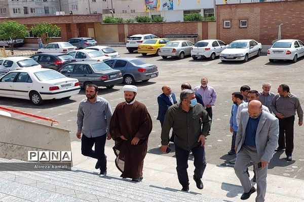 ارائه خدمات پزشکی جهادی در دبستان دلاوران و شقایق‌های صفادشت