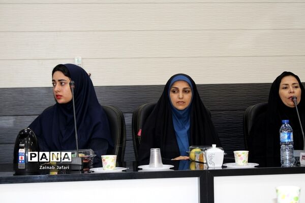 تجلیل از معلمان و مدیران نمونه آموزش و پرورش استثنایی استان بوشهر