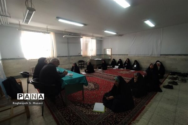 مرحله استانی مسابقات قرآن کریم دختران دانش‌آموز قم در شهر دستجرد