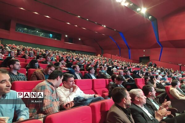 تقدیر از معلمان نمونه منطقه ۱۵