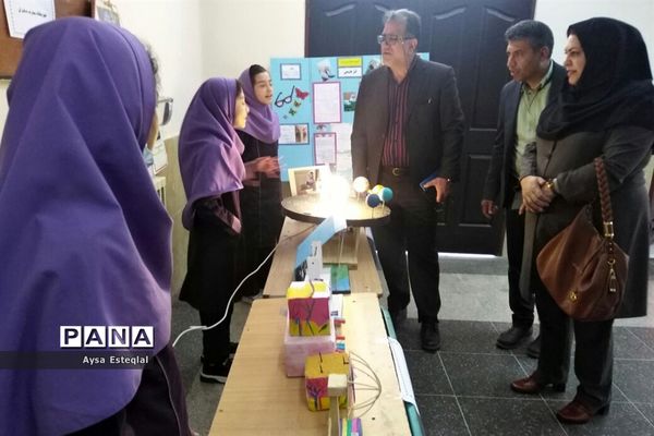 برگزاری نمایشگاه طرح جابربن حیان در دبستان معارف 6 ناحیه 3 شیراز