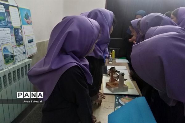 برگزاری نمایشگاه طرح جابربن حیان در دبستان معارف 6 ناحیه 3 شیراز