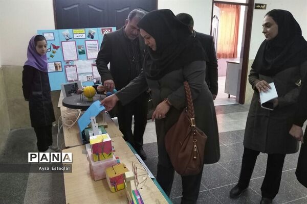 برگزاری نمایشگاه طرح جابربن حیان در دبستان معارف 6 ناحیه 3 شیراز