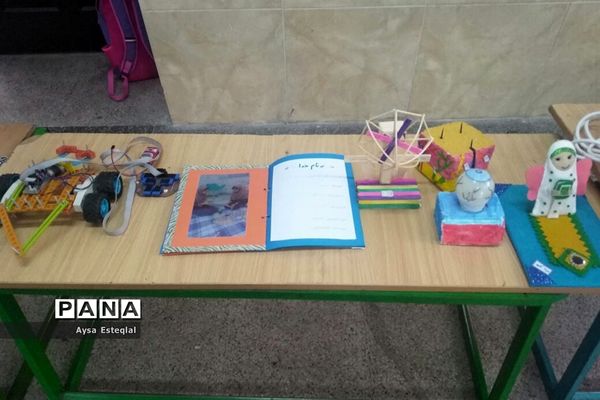 برگزاری نمایشگاه طرح جابربن حیان در دبستان معارف 6 ناحیه 3 شیراز