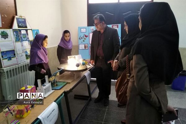 برگزاری نمایشگاه طرح جابربن حیان در دبستان معارف 6 ناحیه 3 شیراز