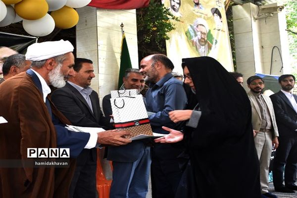 آیین سپاس معلم در بهاباد