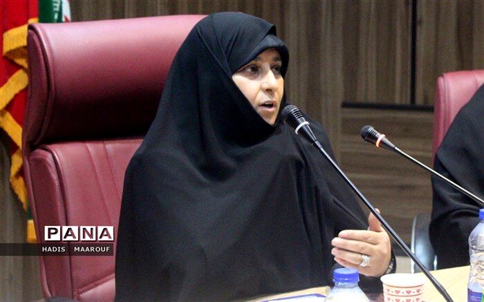 حضور یک مشاور در مدرسه، ضامن مدیریت سلامت روان آن مدرسه‌ است