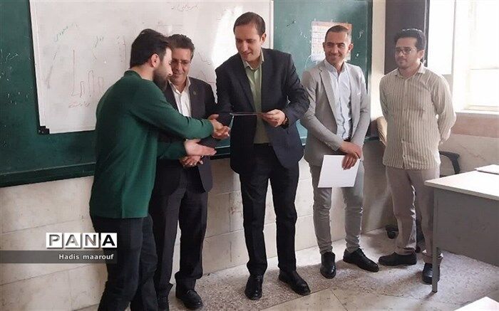تقدیر از معلمان فعال در حوزه محیط زیست ناحیه دو بهارستان، در هفته گرامیداشت مقام معلم
