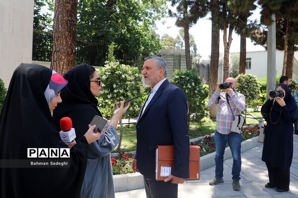 اعضای هیأت دولت در جمع خبرنگاران- ۲۰ اردیبهشت