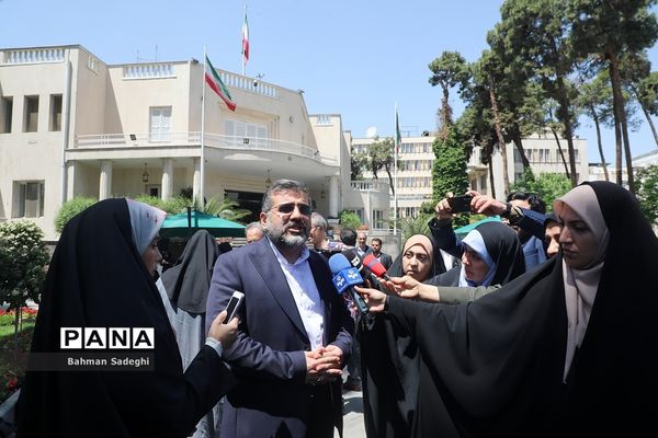 اعضای هیأت دولت در جمع خبرنگاران- ۲۰ اردیبهشت