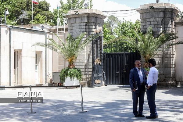 اعضای هیأت دولت در جمع خبرنگاران- ۲۰ اردیبهشت