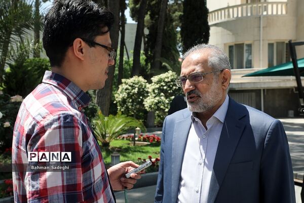 اعضای هیأت دولت در جمع خبرنگاران- ۲۰ اردیبهشت