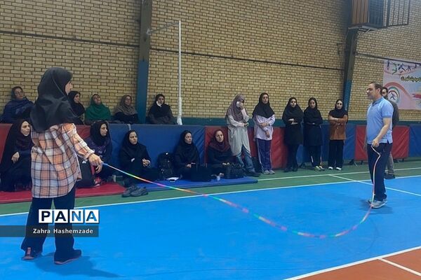 دوره توانمند‌سازی رشته طناب‌زنی برای دبیران ورزش ناحیه یک ری