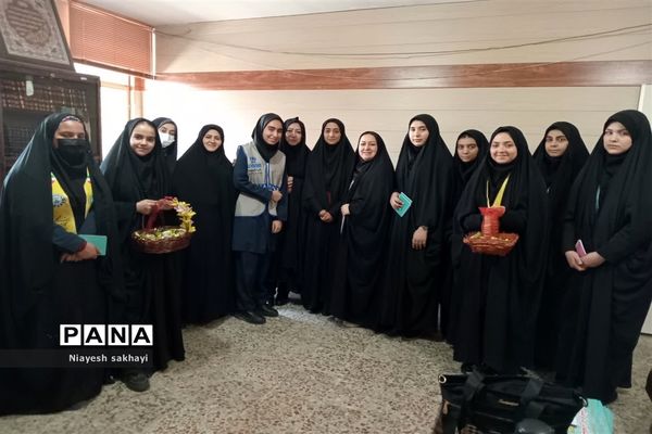 تقدیر از کارکنان آموزش و پرورش به مناسب سالگرد تاسیس سازمان دانش‌آموزی