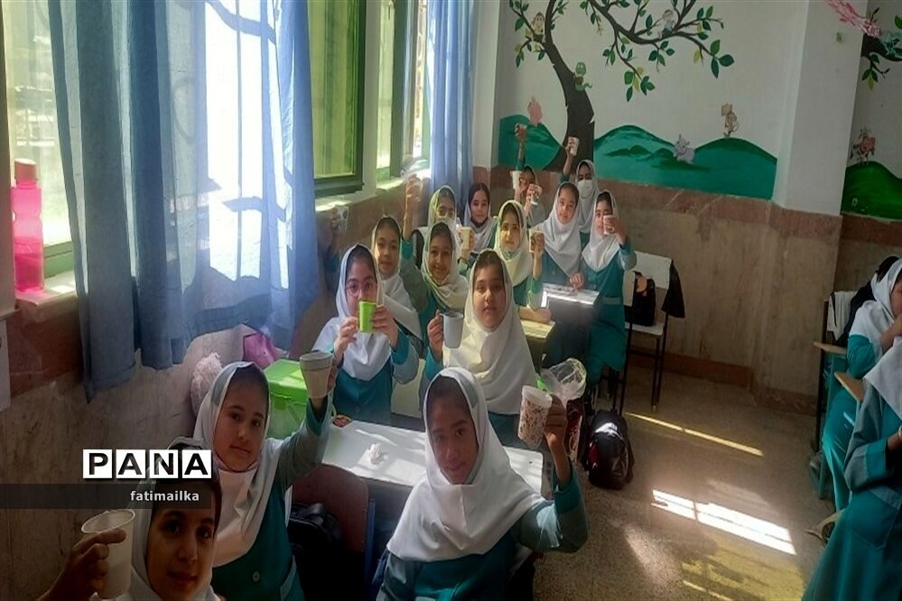 اردوی شاد درون‌مدرسه‌ای در دبستان دخترانه پروین اعتصامی شهرستان فیروزکوه