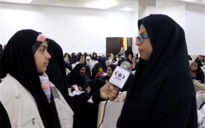 به مناسبت هفته معلم از معلمان نمونه شهرستان رودان تکریم شد/فیلم