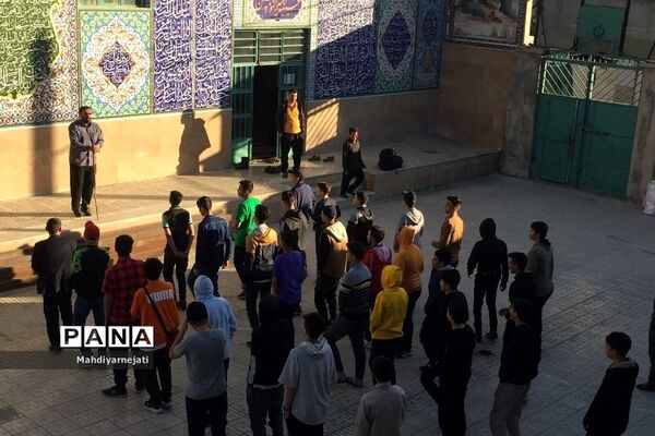 پسران رودهن در اردوی راهیان نور و بازدید از مناطق جنگی