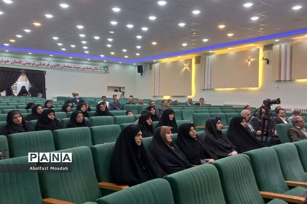 مراسم «باغبان گل‌هاباش» در کاشمر