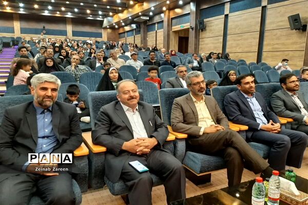 برگزاری همایش مردمی تجلیل از معلمان ماندگار و تاثیرگذار مهریز