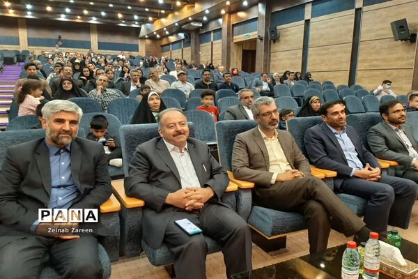 برگزاری همایش مردمی تجلیل از معلمان ماندگار و تاثیرگذار مهریز