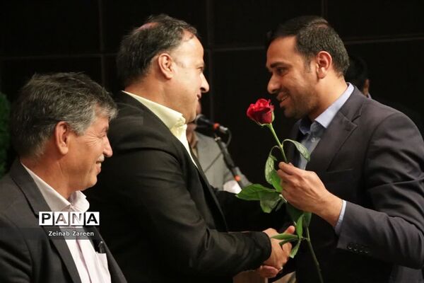 برگزاری همایش مردمی تجلیل از معلمان ماندگار و تاثیرگذار مهریز